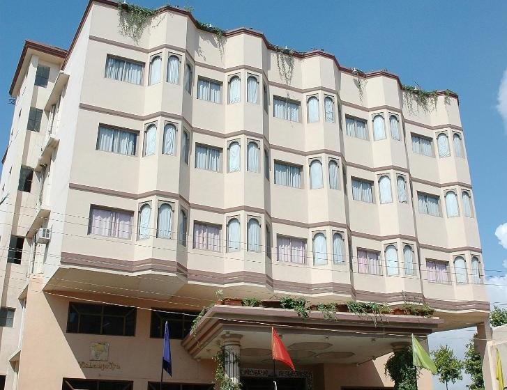 هتل Vishnupriya
