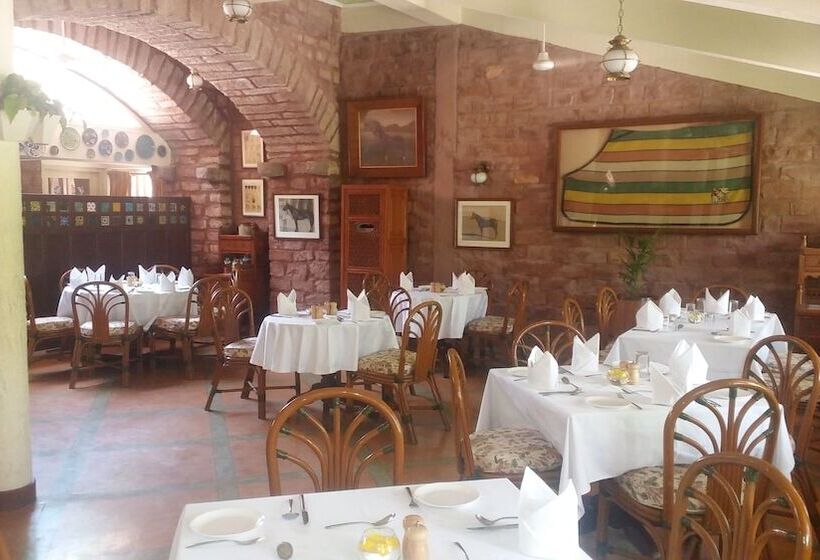 فندق Welcomheritage Bal Samand Lake Palace