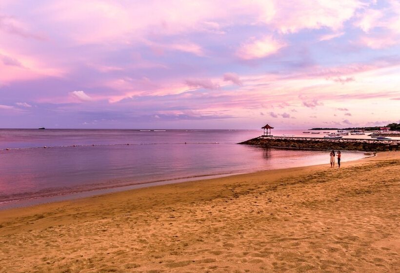 استراحتگاه Nikko Bali Benoa Beach