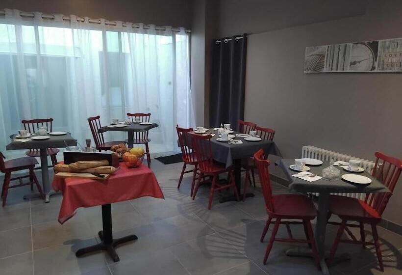 هتل Hôtel Les Thermes