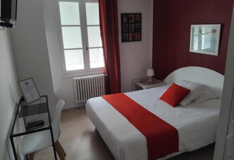 هتل Hôtel Les Thermes