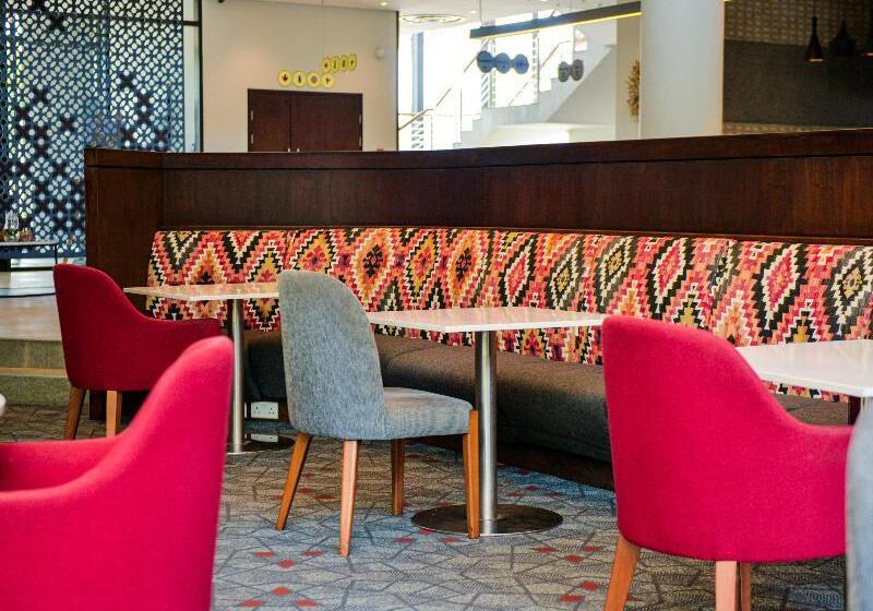 هتل Crowne Plaza   Dar Es Salaam, An Ihg