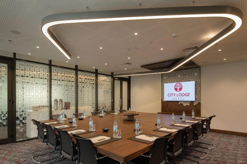 هتل Crowne Plaza   Dar Es Salaam, An Ihg