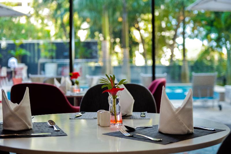 هتل Crowne Plaza   Dar Es Salaam, An Ihg