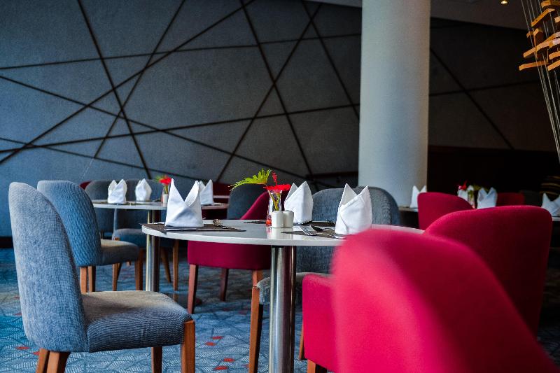 هتل Crowne Plaza   Dar Es Salaam, An Ihg