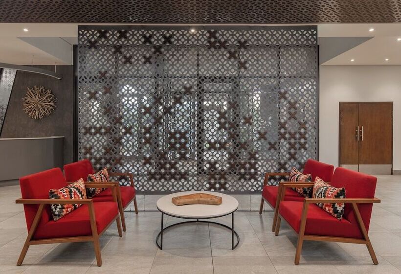 هتل Crowne Plaza   Dar Es Salaam, An Ihg