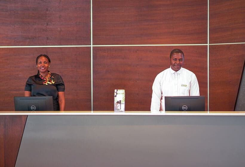 هتل Crowne Plaza   Dar Es Salaam, An Ihg