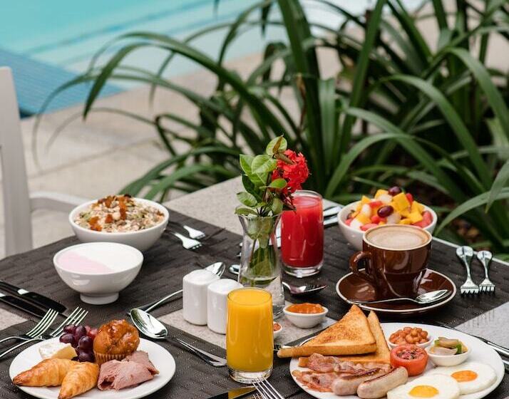 هتل Crowne Plaza   Dar Es Salaam, An Ihg