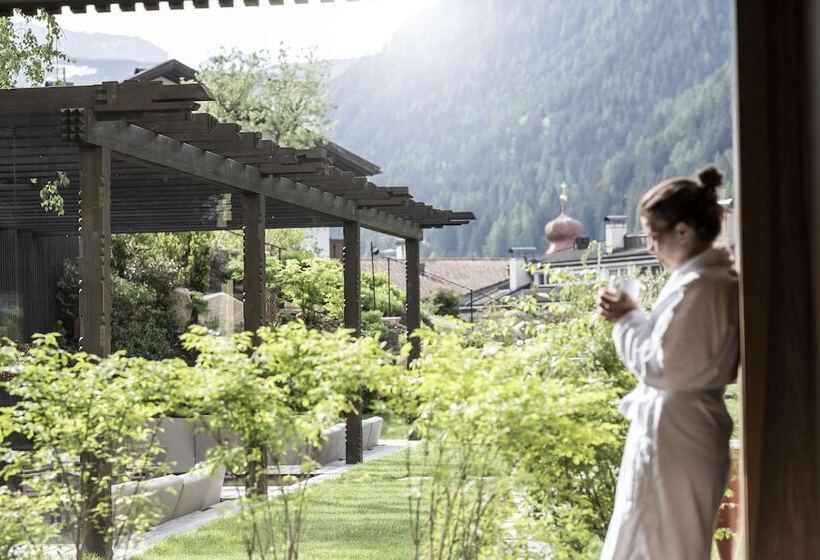 هتل Adler Spa Resort Dolomiti