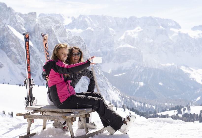 هتل Adler Spa Resort Dolomiti
