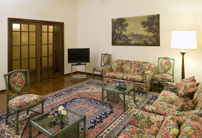 هتل Albergo Delle Notarie