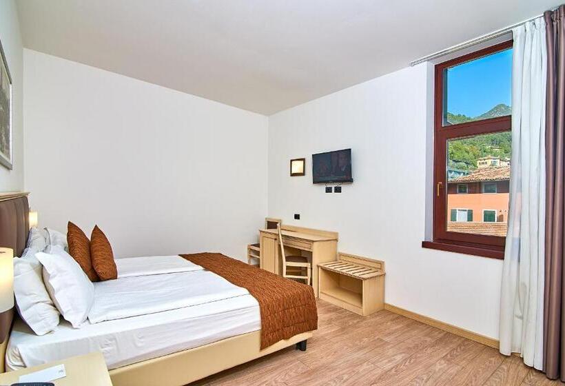 هتل Europa  Skypool & Panorama