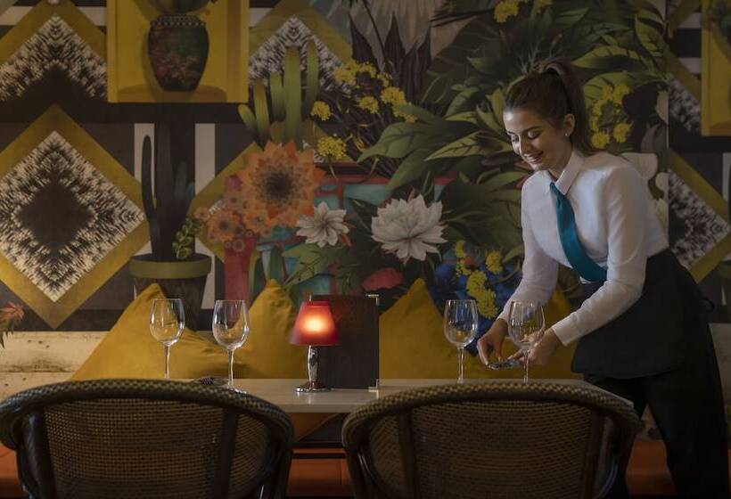 هتل The Victoria