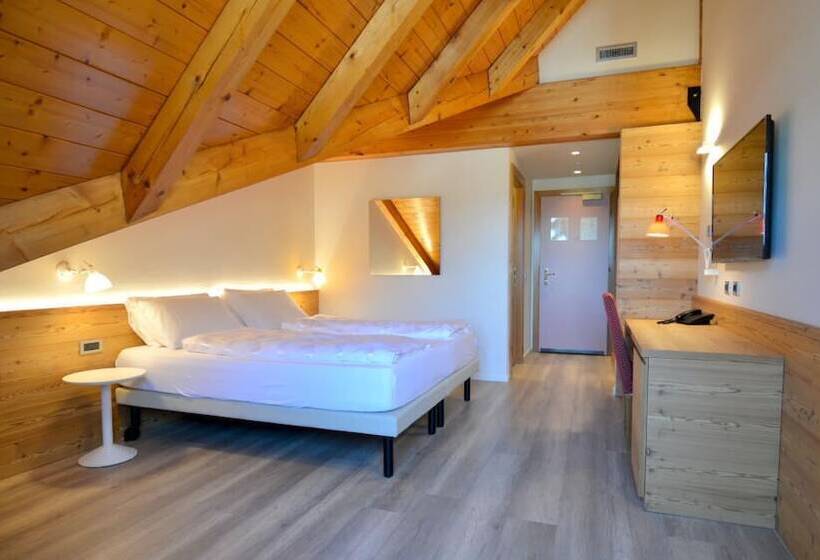 호텔 Alpholiday Dolomiti Wellness & Family