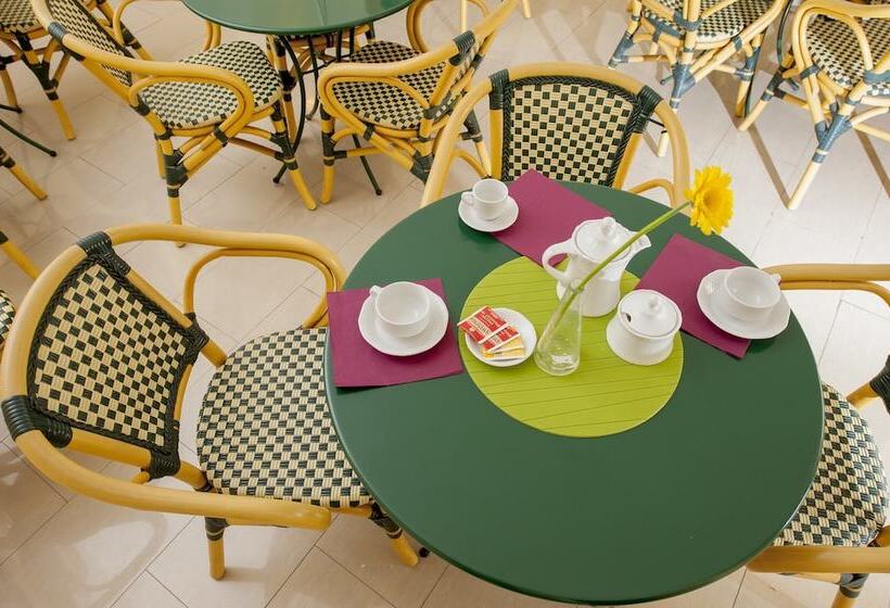 Fotos del hotel Des Artistes:  25