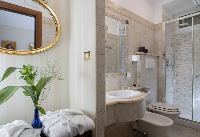 Fotos del hotel Des Artistes:  30