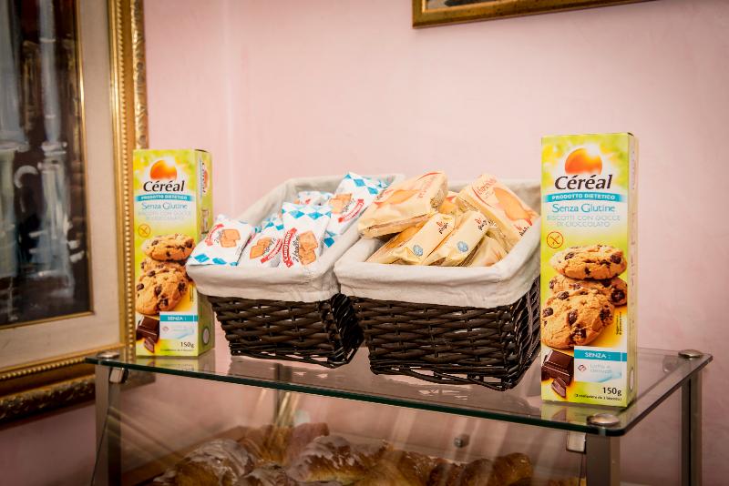 Fotos del hotel Emmaus:  10