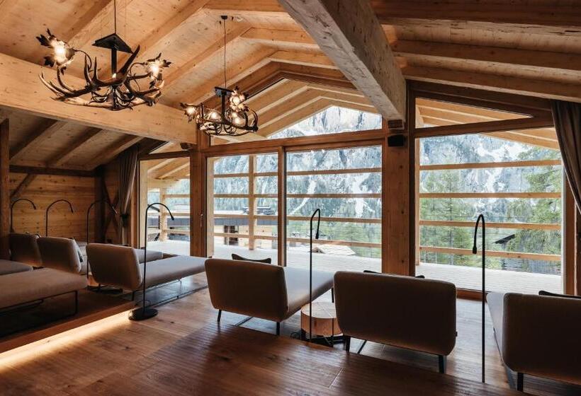 هتل Kolfuschgerhof Mountain Resort