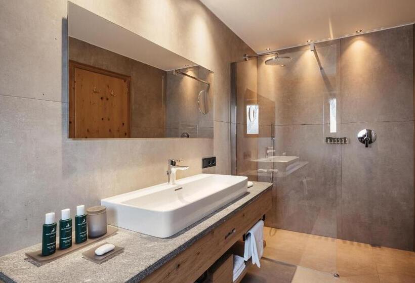 هتل Kolfuschgerhof Mountain Resort