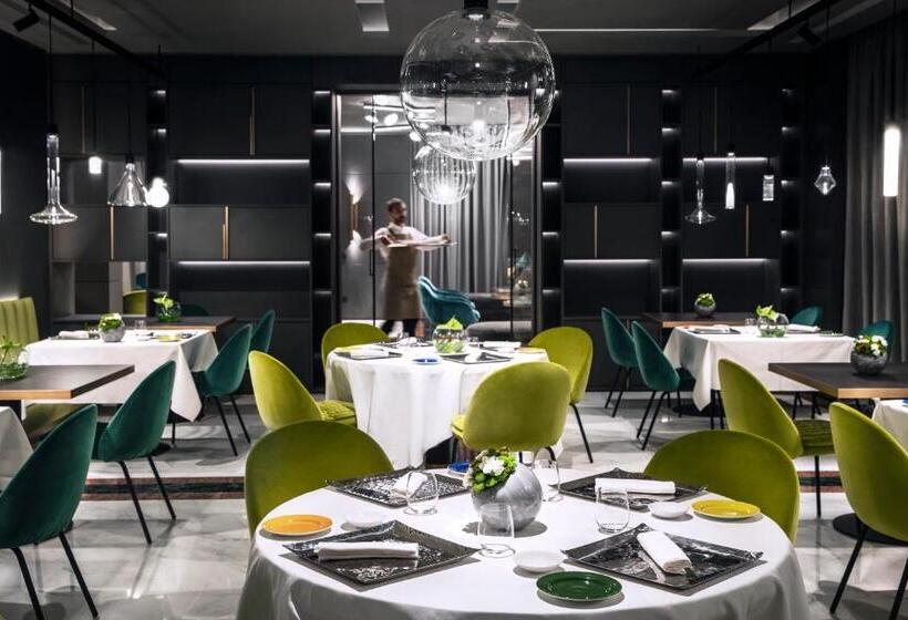 ホテル Plaza E De Russie  Relais & Chateaux