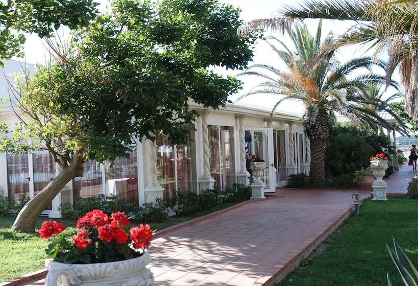 هتل Th Cinisi   Florio Park