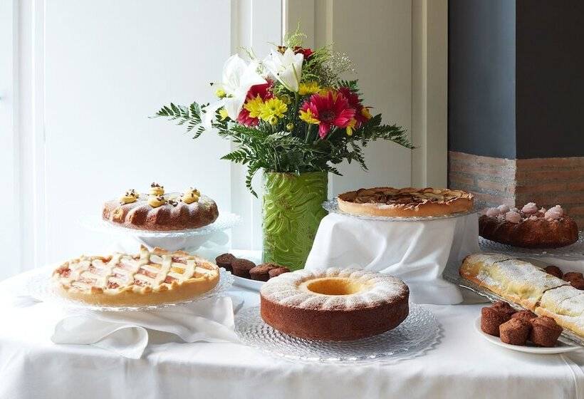 בית מלון כפרי The Code