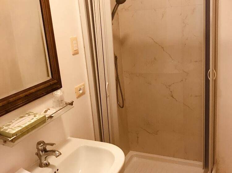 Fotos del hotel Virgilio:  15