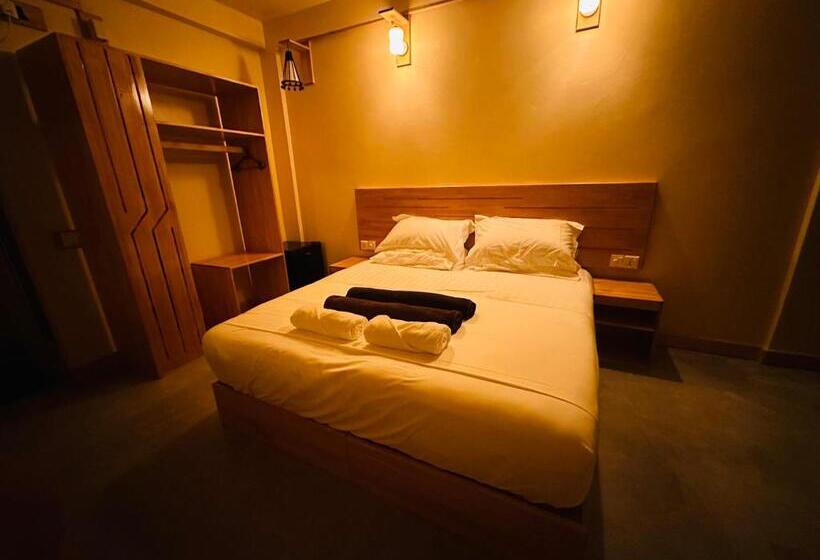 هتل Relax Lodge