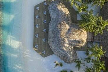 هتل Outrigger Maldives Maafushivaru Resort