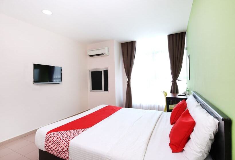 هتل De Kiara By Oyo Rooms