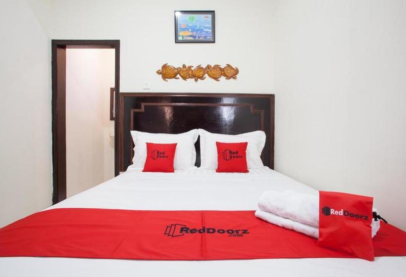 پانسیون Reddoorz Near Tugu Pahlawan Surabaya