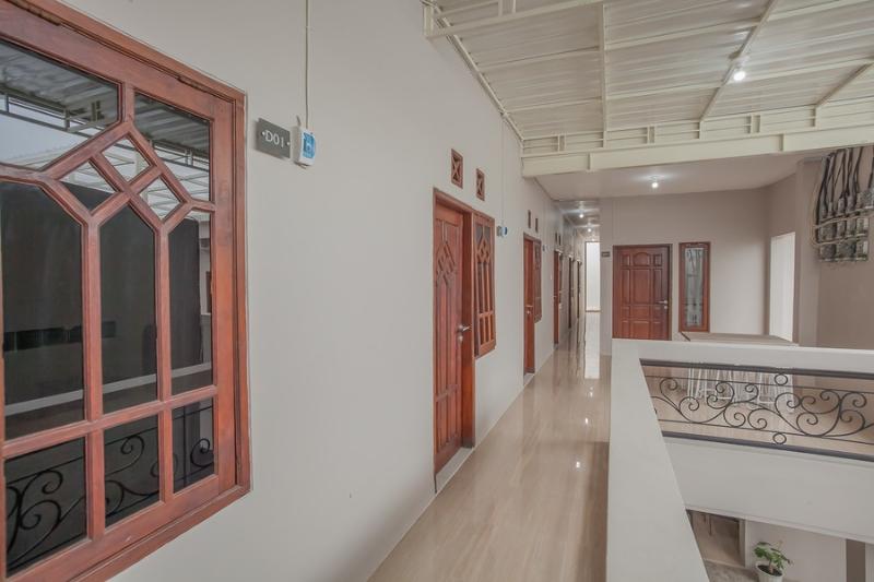 Пансион Reddoorz Near Ciputra Golf Surabaya