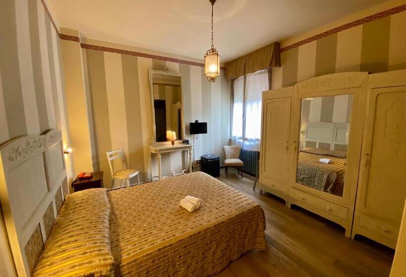 Art Hotel Pandos