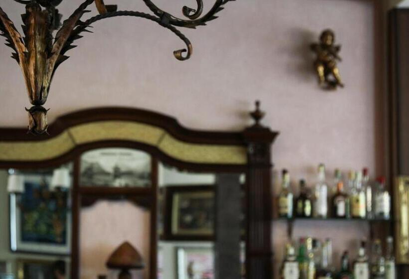 Art Hotel Pandos