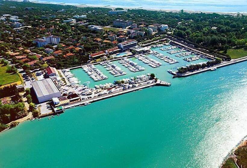هتل Marina Uno
