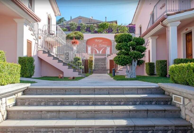 هتل Ristorante Borgo La Tana