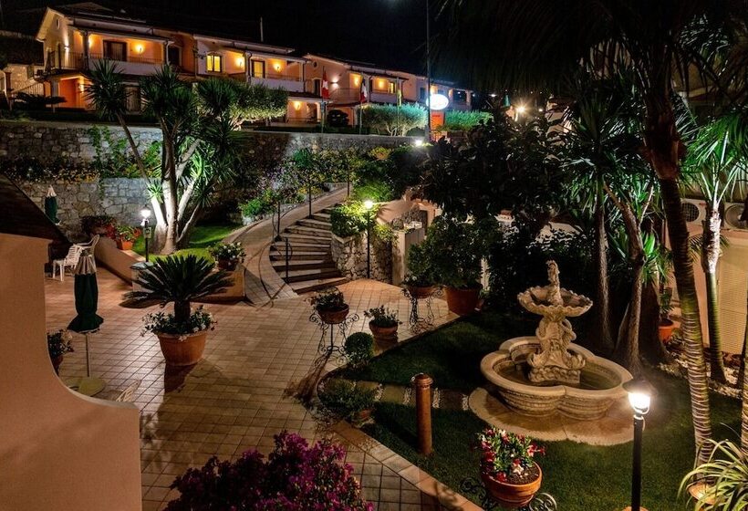 هتل Ristorante Borgo La Tana