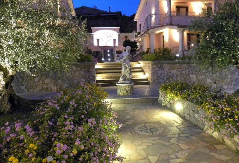 هتل Ristorante Borgo La Tana