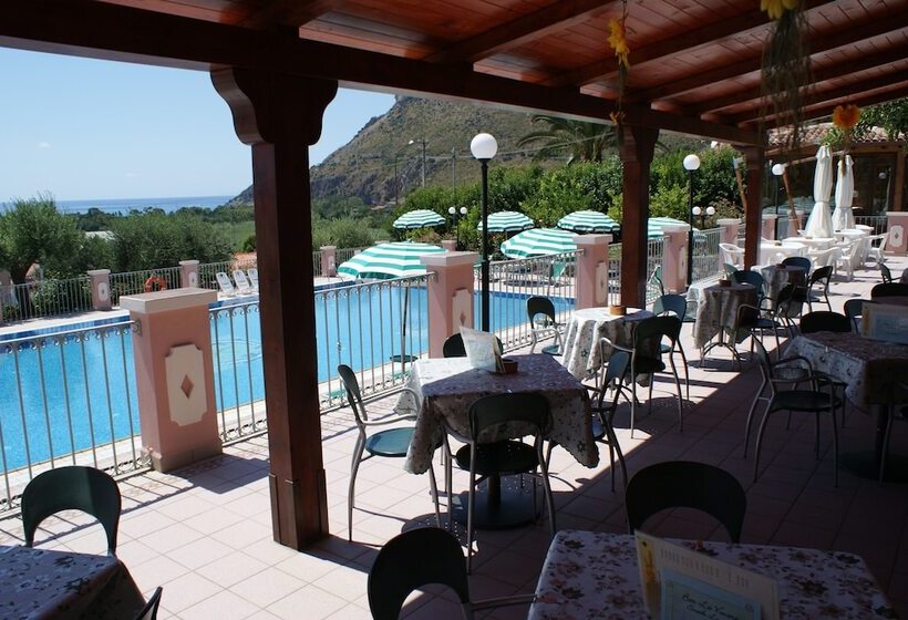 هتل Ristorante Borgo La Tana