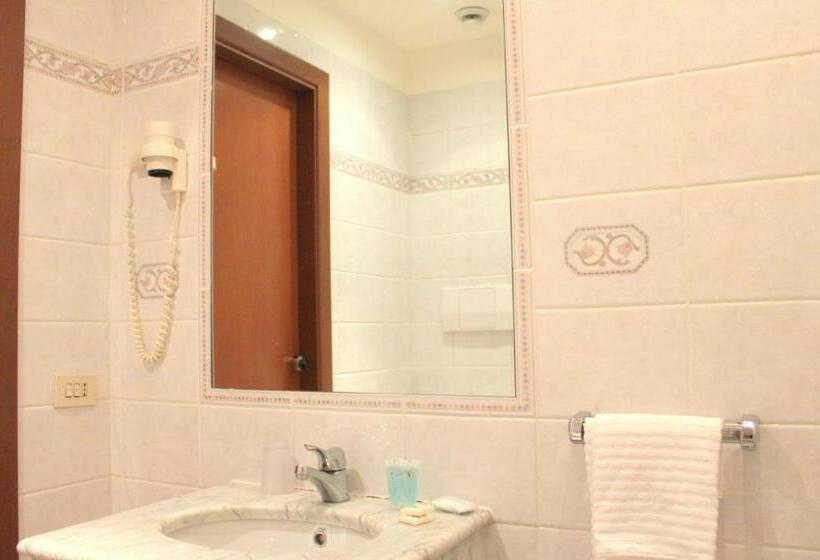 Fotos del hotel Romulus:  10