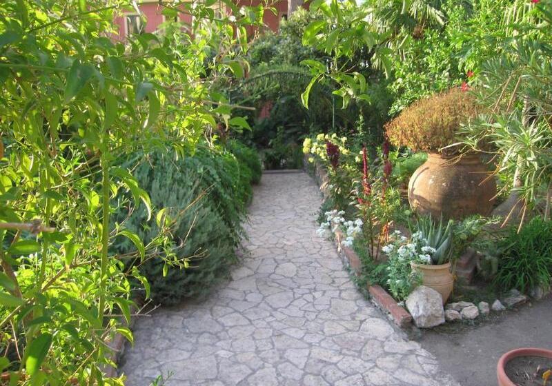 هتل Villa Schuler