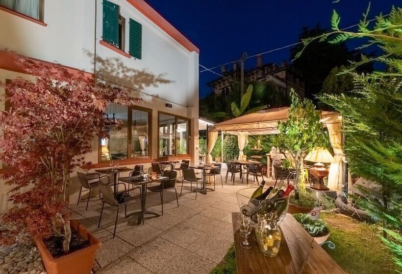هتل Villa Stella