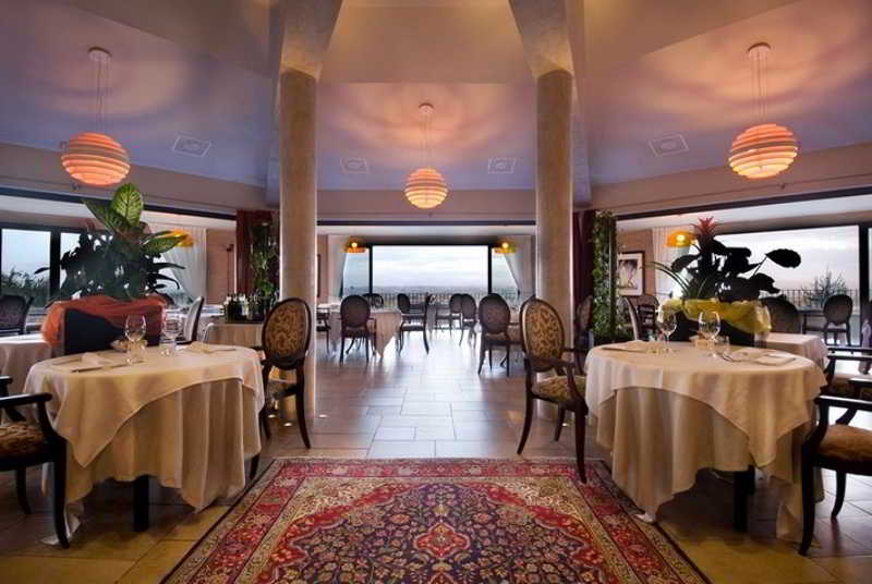 فندق Villasanpaolo Resort & Spa