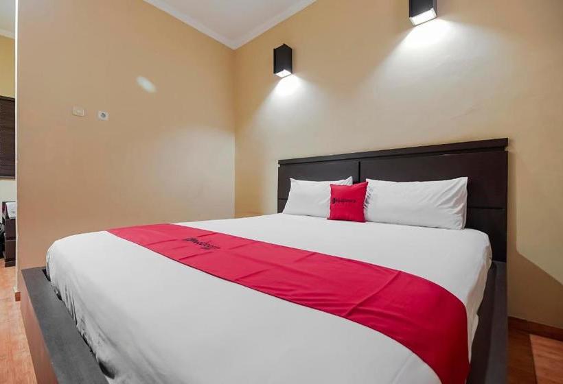 بنسيون Reddoorz Near Pantai Tanjung Pendam