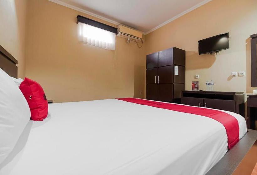 بنسيون Reddoorz Near Pantai Tanjung Pendam