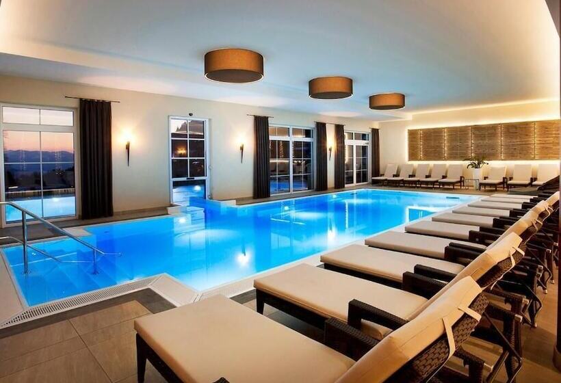 هتل Alpin Chalets