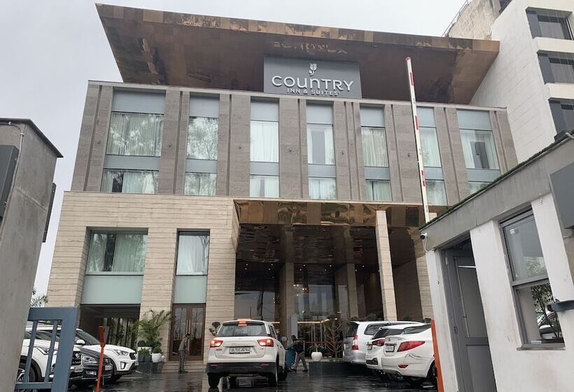 هتل Country Inn & Suites By Radisson Zirakpur