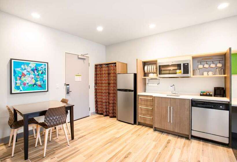 هتل Home2 Suites By Hilton Carlsbad