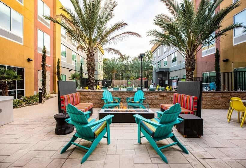 هتل Home2 Suites By Hilton Carlsbad