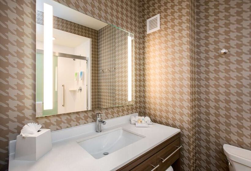 هتل Home2 Suites By Hilton Carlsbad